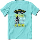 A bad Day Fishing - Vissen T-Shirt | Lime | Grappig Verjaardag Vis Hobby Cadeau Shirt | Dames - Heren - Unisex | Tshirt Hengelsport Kleding Kado - Licht Blauw - XXL