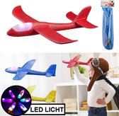 Decopatent® XXL Foam LED vliegtuig - Groot zweefvliegtuig met Verlichting - Buitenspeelgoed - Werpvliegtuig - Fighter Gliders - Kinder vliegtuig Schuim - Mix Kleuren
