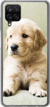 Geschikt voor Samsung Galaxy A12 hoesje - Golden Retriever puppy liggend op de bank - Siliconen Telefoonhoesje