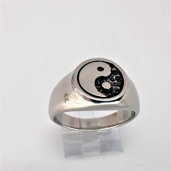 RVS - zegelring - maat 17 - Yin Yang - symbool - in 3D Yin in zwart coating en Yang in zilver.