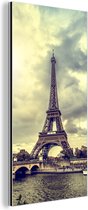 Wanddecoratie Metaal - Aluminium Schilderij Industrieel - Uitzicht over het water op de Eiffeltoren en Parijs - 40x80 cm - Dibond - Foto op aluminium - Industriële muurdecoratie - Voor de woonkamer/slaapkamer