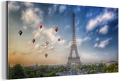Wanddecoratie Metaal - Aluminium Schilderij Industrieel - De Eiffeltoren met op de achtergrond luchtballonnen die in de lucht varen boven Parijs - 40x20 cm - Dibond - Foto op aluminium - Industriële muurdecoratie - Voor de woonkamer/slaapkamer