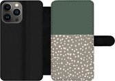iPhone 13 pro Max Wallet Case bookcase phone case - Pois - Vert - Motifs - Avec poches - Étui portefeuille avec fermeture magnétique