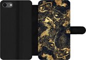 Bookcase Geschikt voor iPhone SE 2020 telefoonhoesje - Marmer print - Luxe - Goud - Met vakjes - Wallet case met magneetsluiting