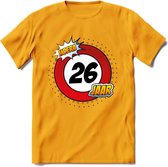26 Jaar Hoera Verkeersbord T-Shirt | Grappig Verjaardag Cadeau | Dames - Heren | - Geel - XXL