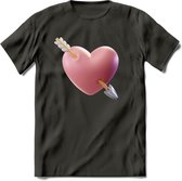 Valentijn Hart met pijl T-Shirt | Grappig Valentijnsdag Cadeautje voor Hem en Haar | Dames - Heren - Unisex | Kleding Cadeau | - Donker Grijs - XXL