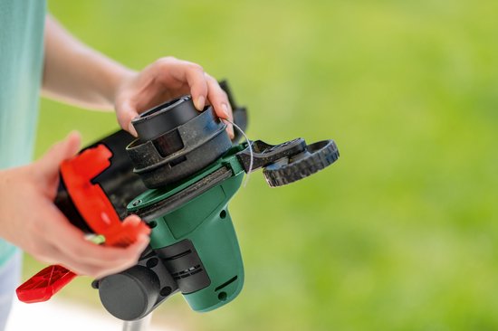Bosch UniversalGrassCut 18V-260 Grastrimmer - Met 2 x 18 V (2.0 Ah) accu en lader van Bosch — afbeelding 4