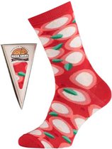 Apollo | Pizza sokken giftbox | Rood | Maat 42/47 | Geschenkdoos | Cadeaudoos | Giftbox Mannen | Pizza sokken | Pizza Mozarella