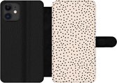 Bookcase Geschikt voor iPhone 12 Pro Max telefoonhoesje - Stip - Beige - Zwart - Met vakjes - Wallet case met magneetsluiting