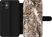 Bookcase Geschikt voor iPhone 11 telefoonhoesje - Dierenprint - Slang - Huid - Met vakjes - Wallet case met magneetsluiting