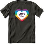 Love Wins | Pride T-Shirt | Grappig LHBTIQ+ / LGBTQ / Gay / Homo / Lesbi Cadeau Shirt | Dames - Heren - Unisex | Tshirt Kleding Kado | - Donker Grijs - XXL