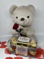 Valentijn cadeau voor haar - Ferrero Rocher - Valentijnsdag geschenk - Teddybeer met roos - Moederdag - Liefde