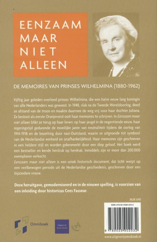 Achterkant van een boek met de titel 'EENZAAM MAAR NIET ALLEEN' en een portret van Prinses Wilhelmina.