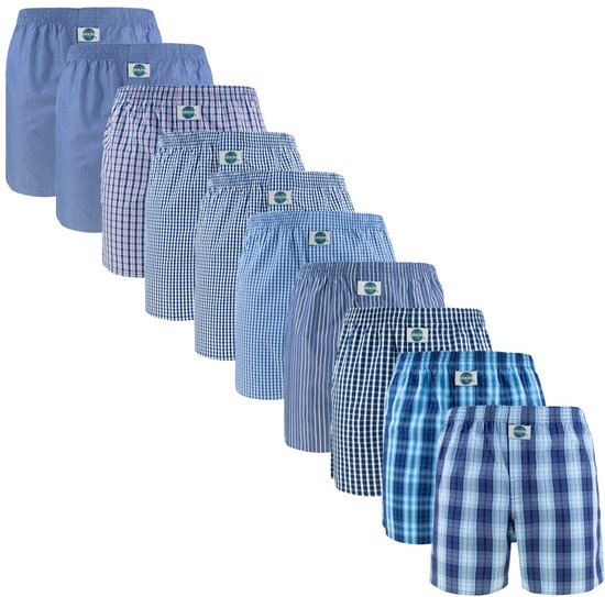 Collectie van tien verschillende blauwe boxershorts met diverse ruit- en strepenpatronen.
