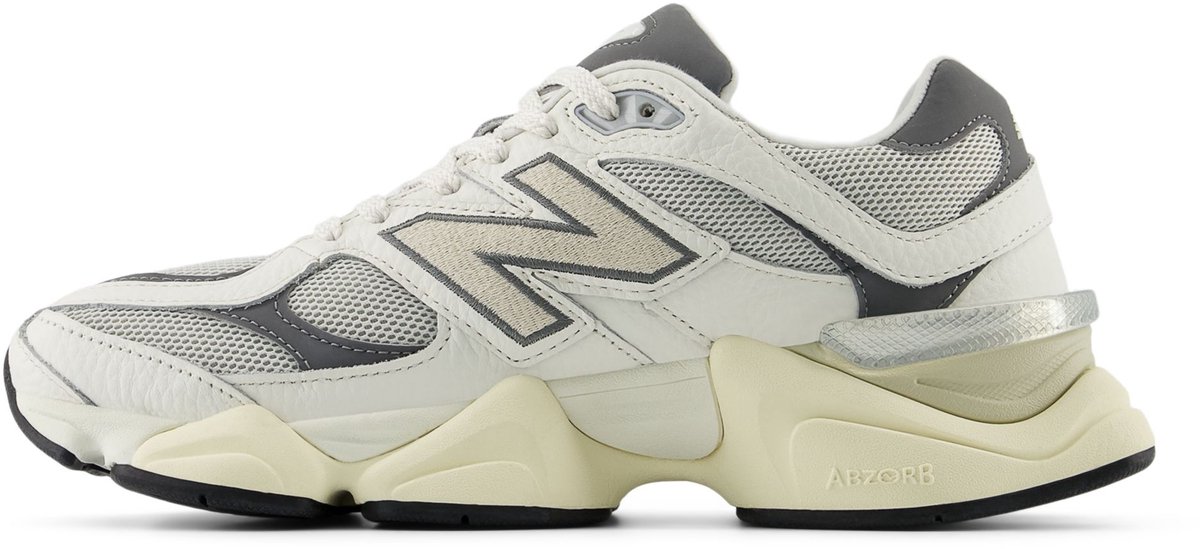 New Balance 9060 – Sea Salt/Castlerock 9060 Lifestyle Unisex Sneakers Wit
