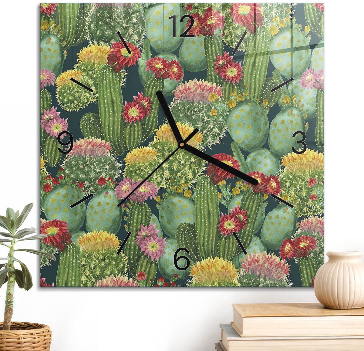 ArtPrintCave Groene Glazen Klok - 30x30 cm - Wandklok Vierkant - Cactusbloemen Stille Wandklok - Bloemen En Planten Wandklok Keuken - Zwarte Klokwijzers