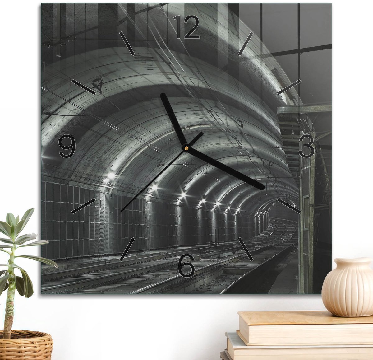 ArtPrintCave Grijs Glazen Klok - 30x30 cm - Wandklok Vierkant - Spoorwegtunnel Wandklok Keuken - Steden Unieke Klok - Zwarte Klokwijzers
