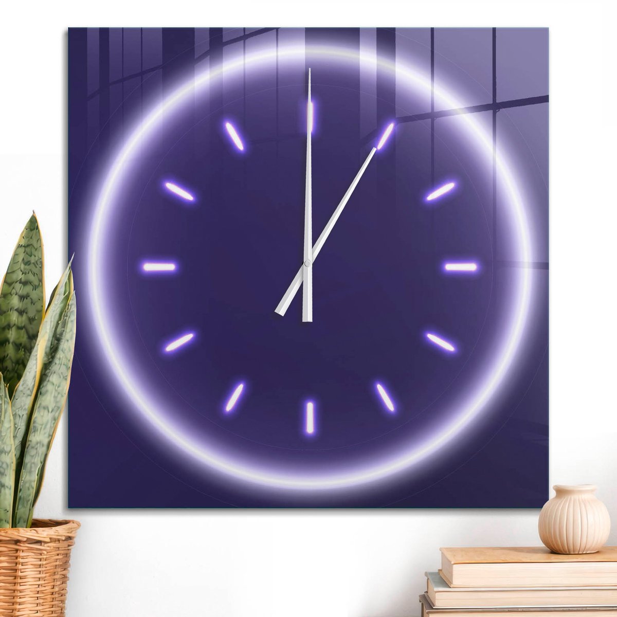 ArtPrintCave Paars Glazen Klok - 60x60 cm - Wandklok Vierkant - Neonklok Unieke Klok - Geometrie Stille Wandklok - Witte Klokwijzers