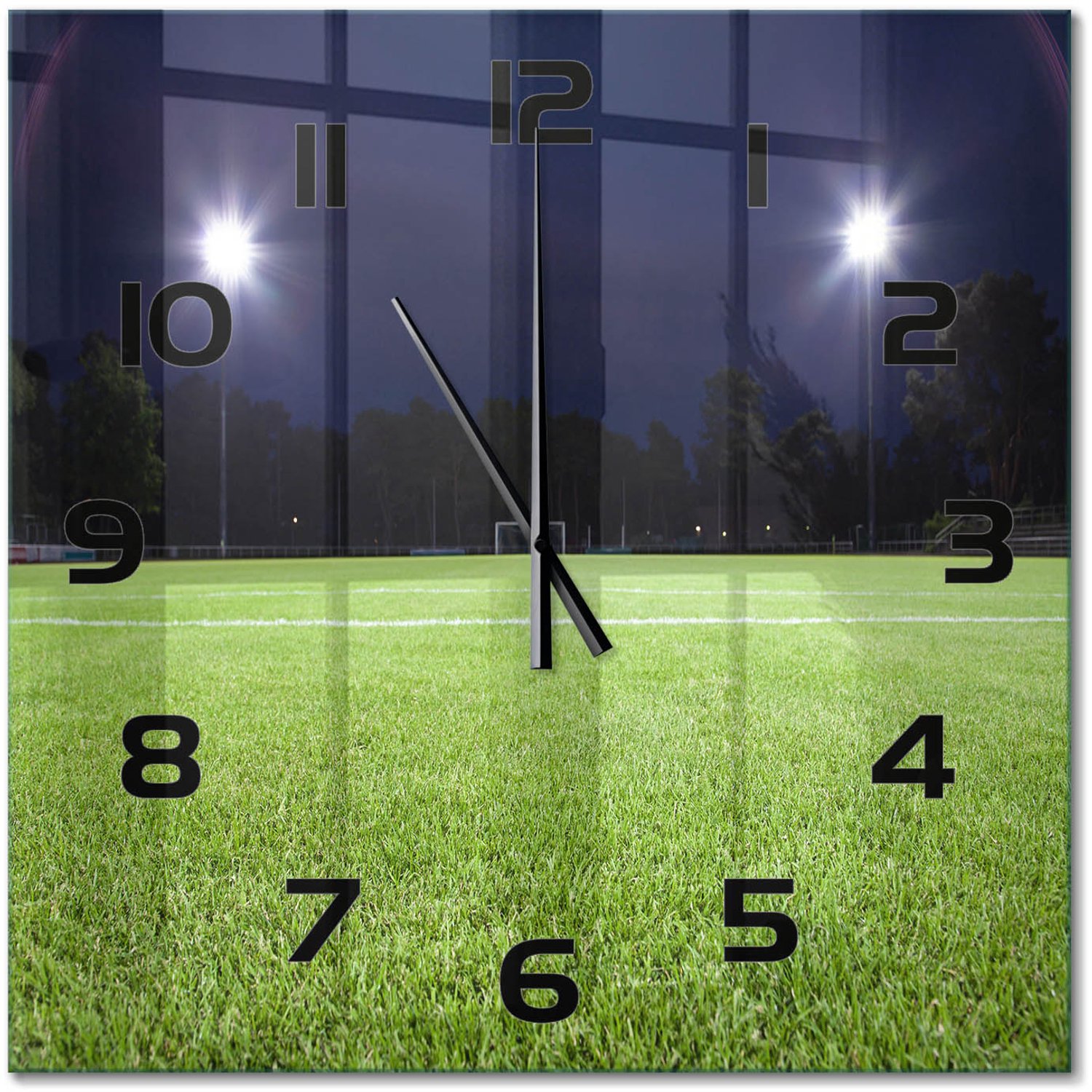 TULUP Wandklok - Voetbalveld Glazen Wandklok Design - 60x60 cm - Groente Klok Glas Met Opdruk - Zwarte handen - Vierkante Klok - Wandklok Glas Met Motief - Decoratieve Glazen Klok