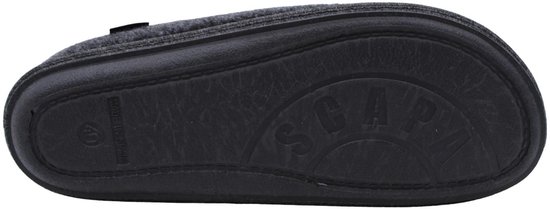 Zwarte rubberen zool van een Scapa pantoffel, maat 40, met 'Made in Spain' en Scapa logo in reliëf.