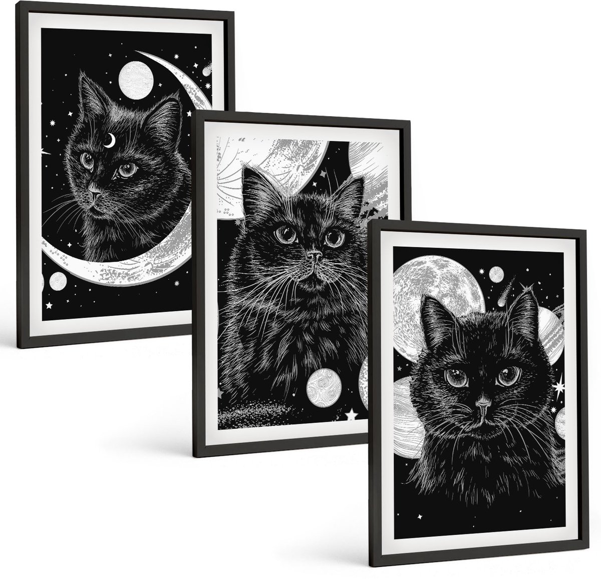 Coloray 3-Delige Schilderij Set - Zwarte Katten Tegen De Achtergrond Van De Maan En Planeten In De Ruimte. - 40 x 60 cm - Stijlvolle Wanddecoratie - Interieur