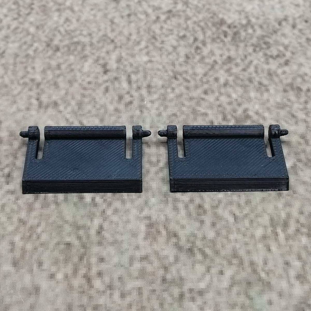 1 paar (2 stuks) vervangende toetsenbordpoten, zwart, compatibel met Sharkoon Skiller SGK5 toetsenbord, reserveonderdeel toetsenbordstandaard voeten keyboard