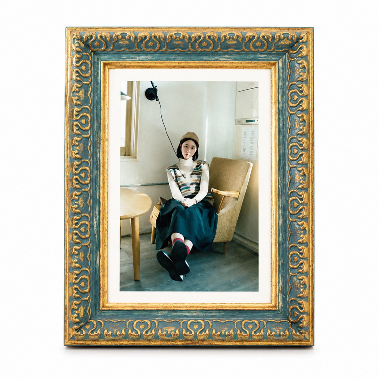 SWGOTA Celadongroene fotolijst 8 inch, binnenmaat 15,1 × 20,3 cm, rechthoekig van kunsthars met goudkleurige ornamenten, zonder afbeelding