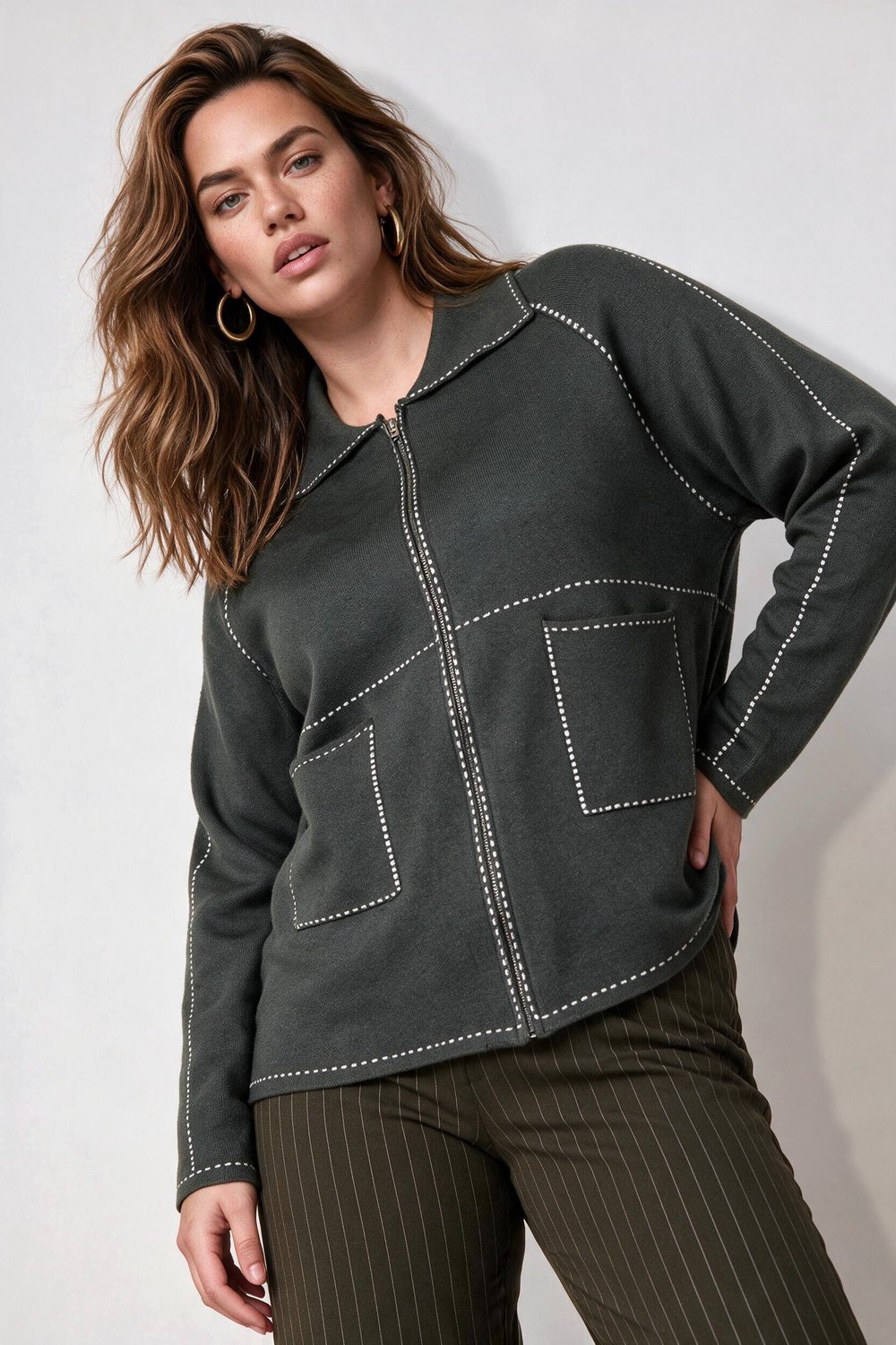 Ulla Popken - Dames - Vest overhemdkraag rits lange mouwen - Olijfgrijs - Maat 50+