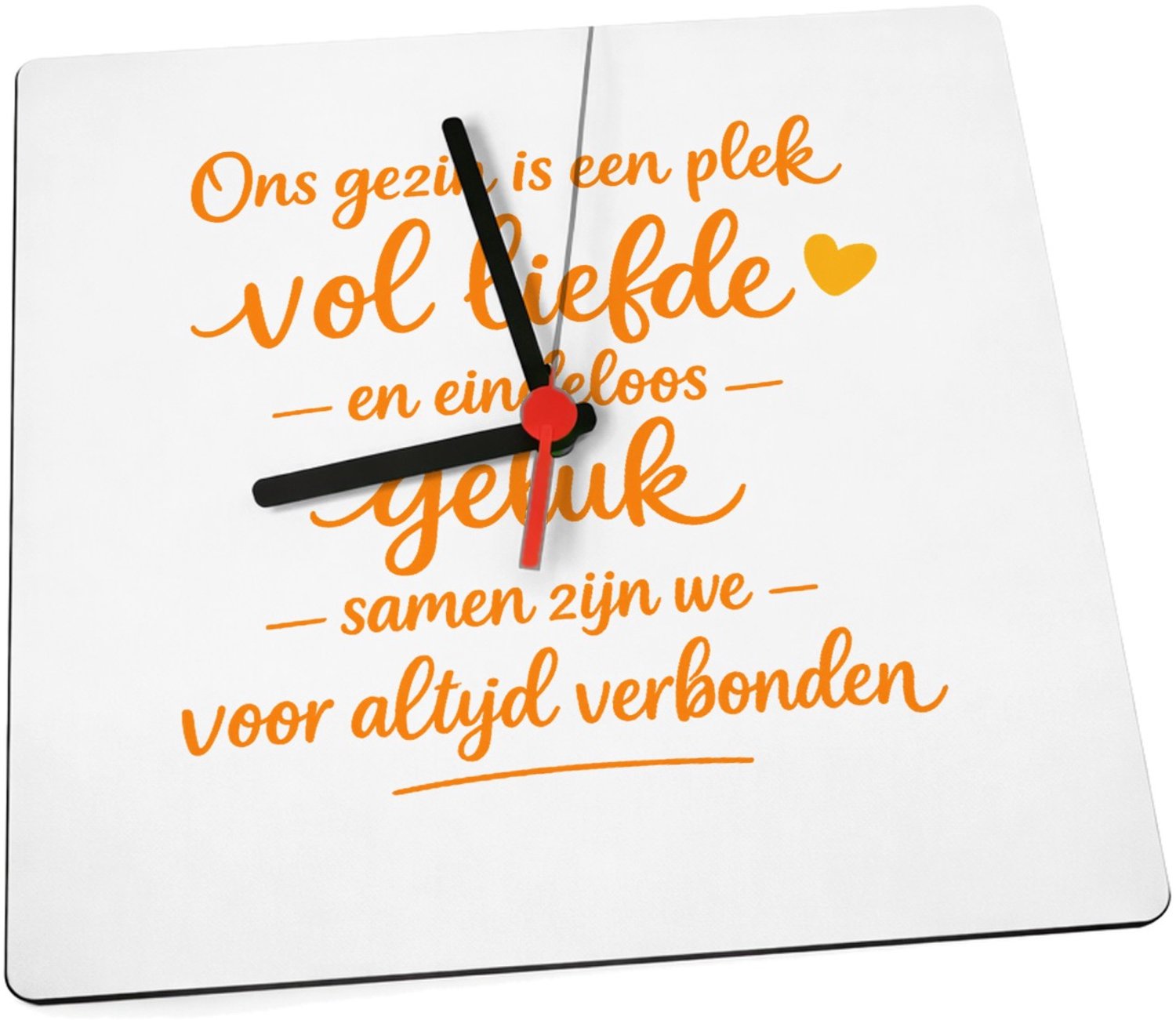 Mr Cadeautjes Klok 19 x 19 - design Een warme familie-quote in handgeschreven stijl met een klei | cadeau Wit