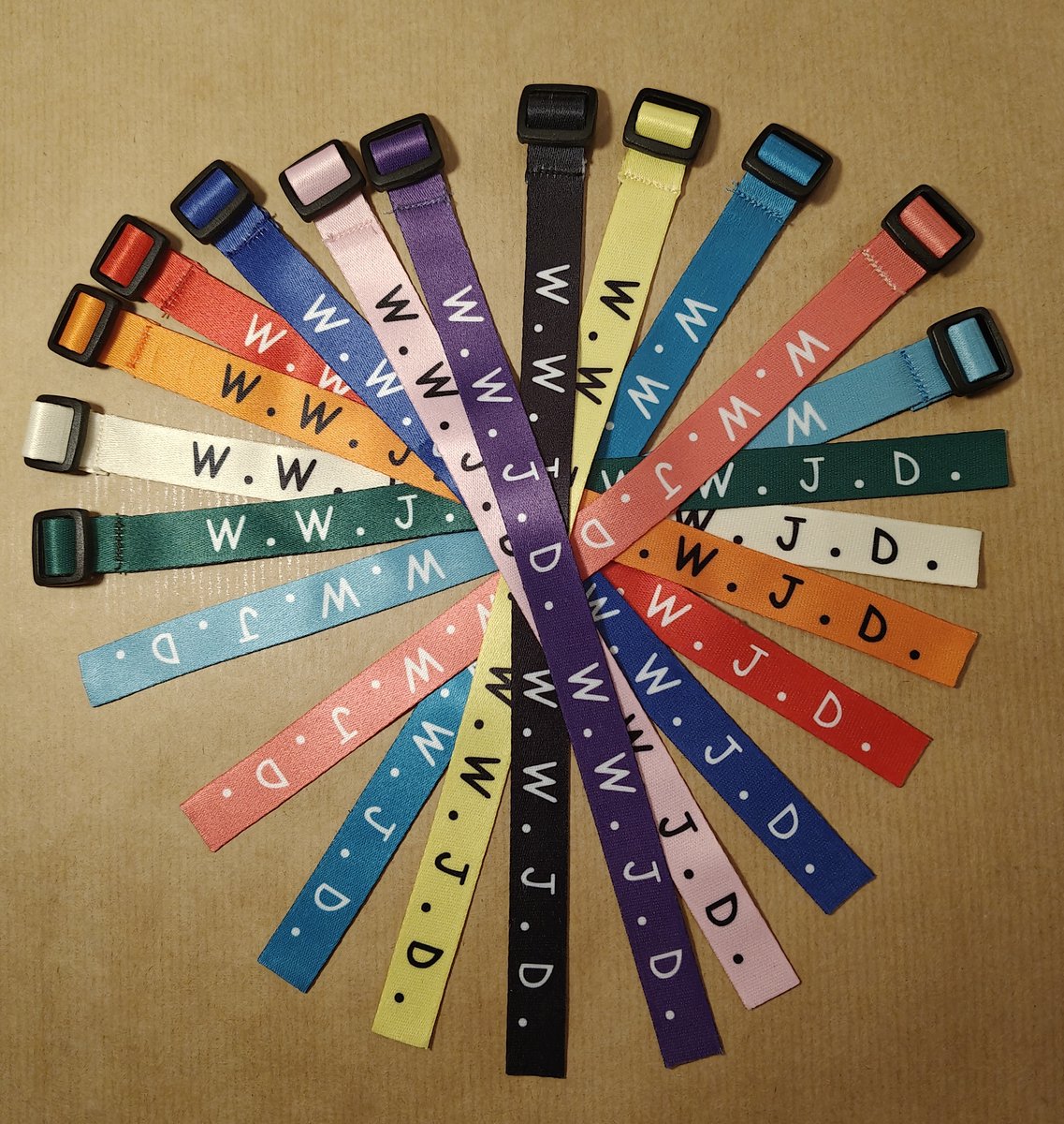 Geweven Armbandje WWJD - Set van 12 - Diverse kleuren