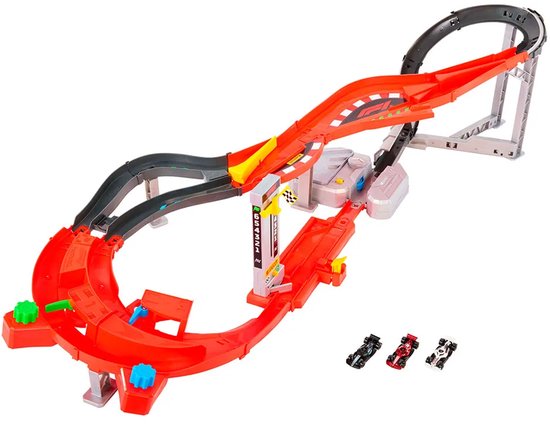 Hot Wheels racebaan met rode en grijze bochten, een loopings en 3 F1-auto's.