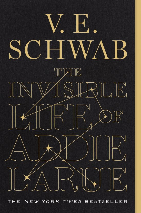 Boek 'The Invisible Life of Addie LaRue' van V. E. Schwab. Zwarte kaft met gouden letters en sterren. The New York Times Bestseller.