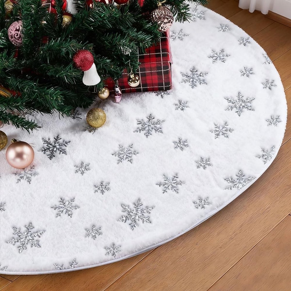 Ronde Kerstboomrok 90 cm Wit met Zachte Pluche en Zilveren Sneeuwvlokken voor Feestelijke Kerstdecoratie en Bescherming van de Vloer
