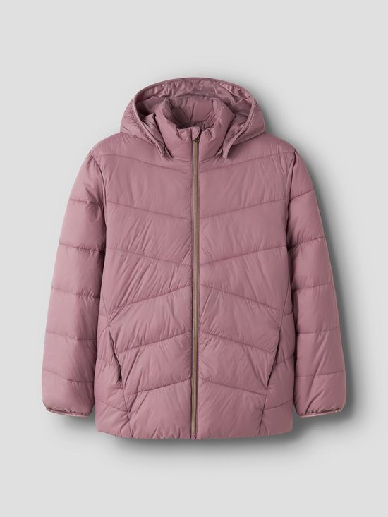 Roze gewatteerde jas met rits en capuchon.