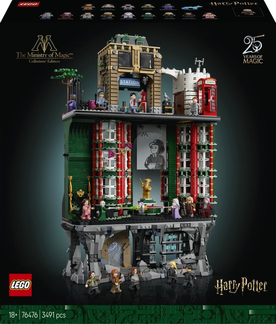 De LEGO Harry Potter Ministerie van Toverkunst set toont groene muren, rode zuilen en diverse minifiguren.