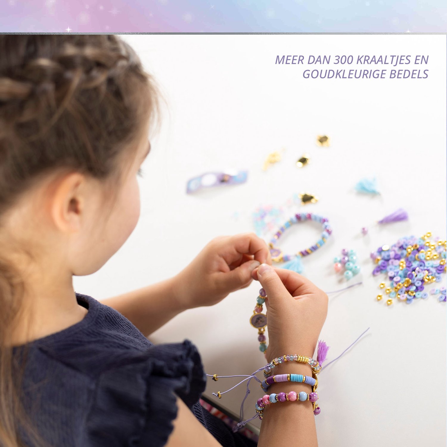 Disney Frozen 2-in-1 Knutselkoffer - 4 armbandjes met 300+ kralen - Gipsfiguren gieten en schilderen - Speelgoed Kinderen - Knutselen - Voor meisjes en jongens - Vanaf 5 jaar - Totum — afbeelding 3