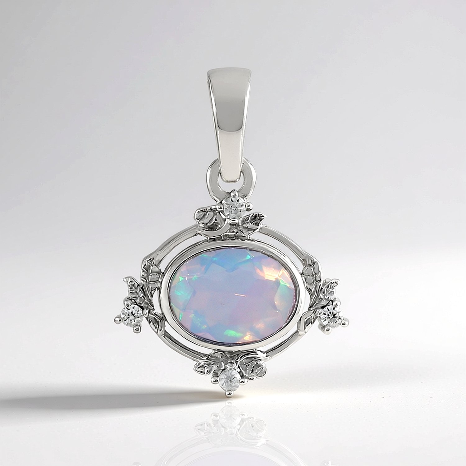 Cavill - Ovaal Geslepen Welo Opaal Hanger 0,65 ct - 925 Sterling Zilver Platina Verguld - 4 Ronde Zirkonia - Elegante Sieraden