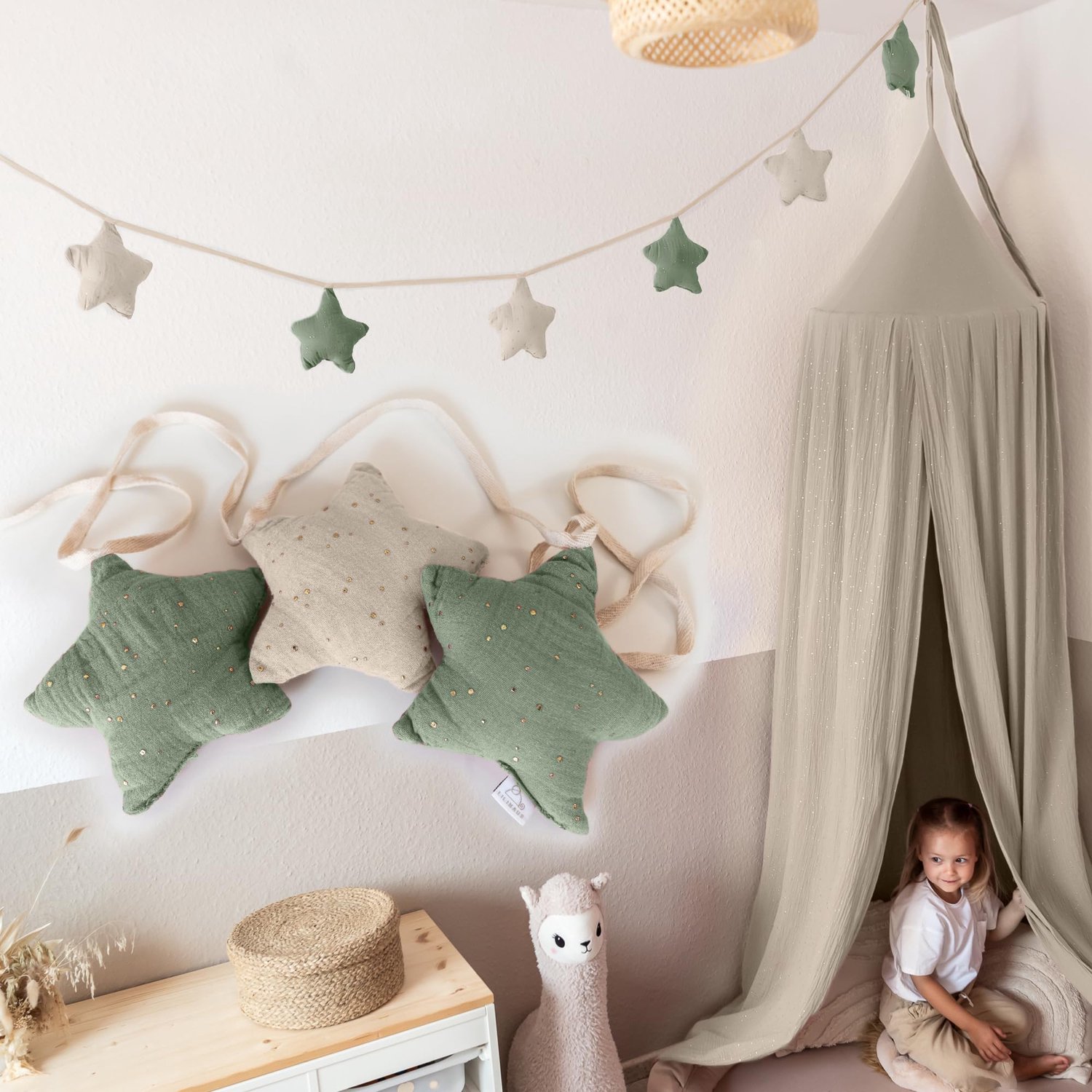 LILIMAUS Sterren slinger kinderkamer met gouden details - stoffen slinger van mousseline katoen - 300 cm - groen en lichtbeige