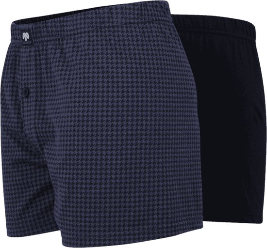 Twee Ceceba boxershorts, een met donkerblauw pied-de-poule motief en een effen marineblauwe.
