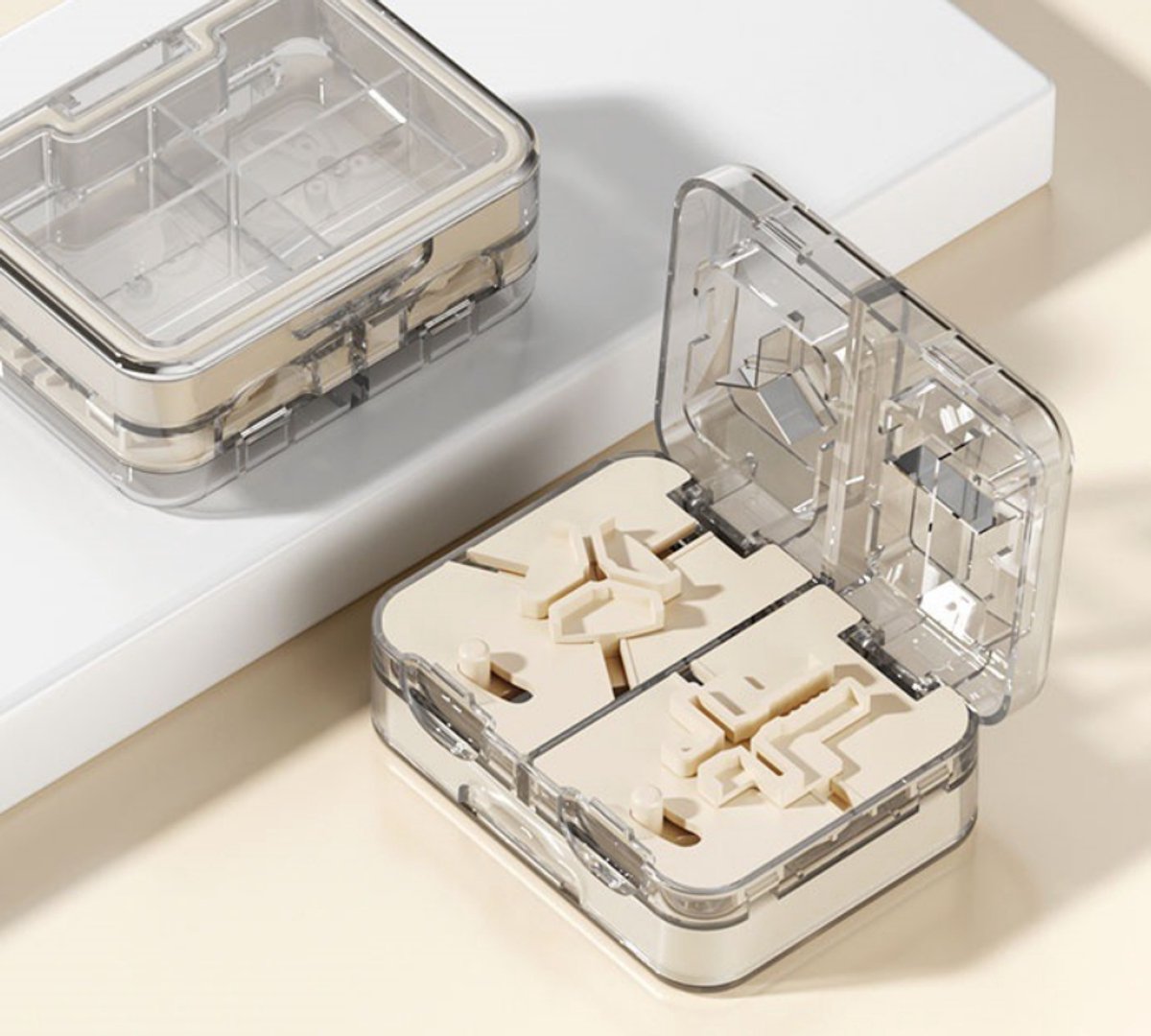 Pillensnijder met opbergvak, precisie tabletsnijder, snijdt tabletten in 1/2, 1/3 of 1/4, voor kleine en grote pillen, draagbaar voor dagelijks gebruik en reizen (abrikoos)