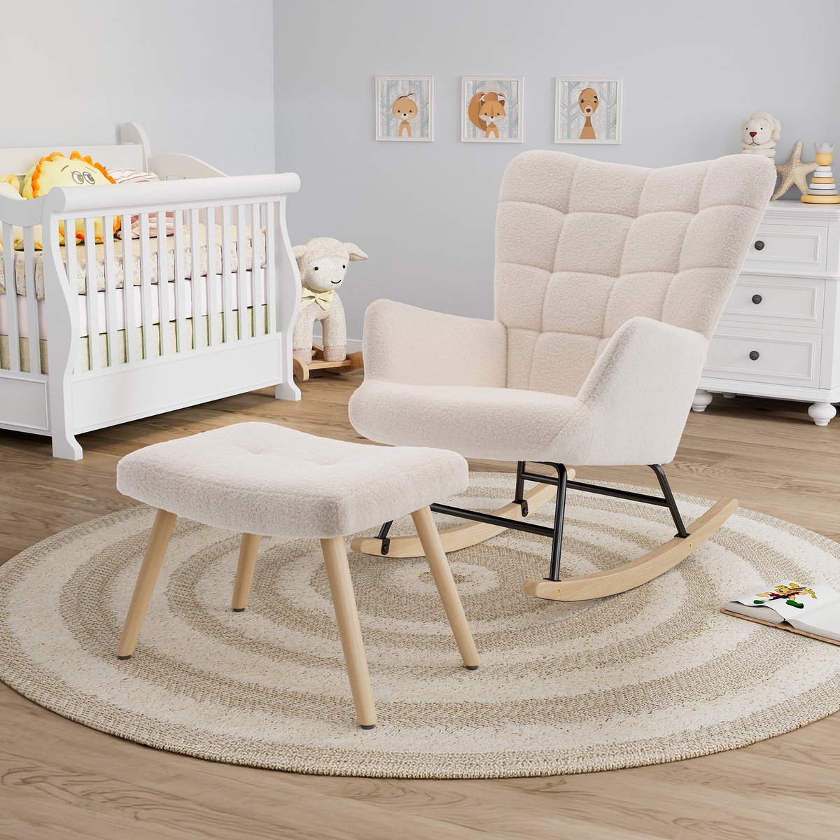 HAUSS SPOLE Schommelstoel - Schommelstoelen babykamer - Met kussen - Relaxstoel - Fauteuil - Voedingsstoel - Roomwit - met bijpassende voetenbank - Beige
