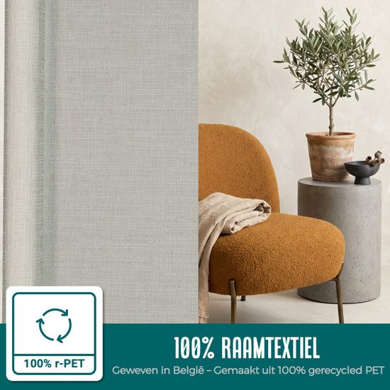Lichtgrijze raamfolie met textielstructuur. Gemaakt van 100% r-PET.