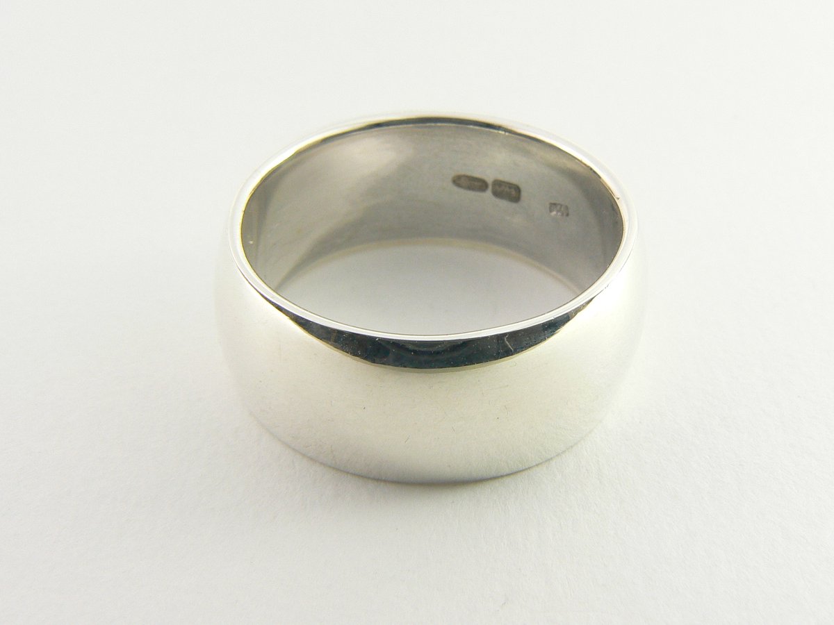 Zware gladde zilveren ring - maat 18.5
