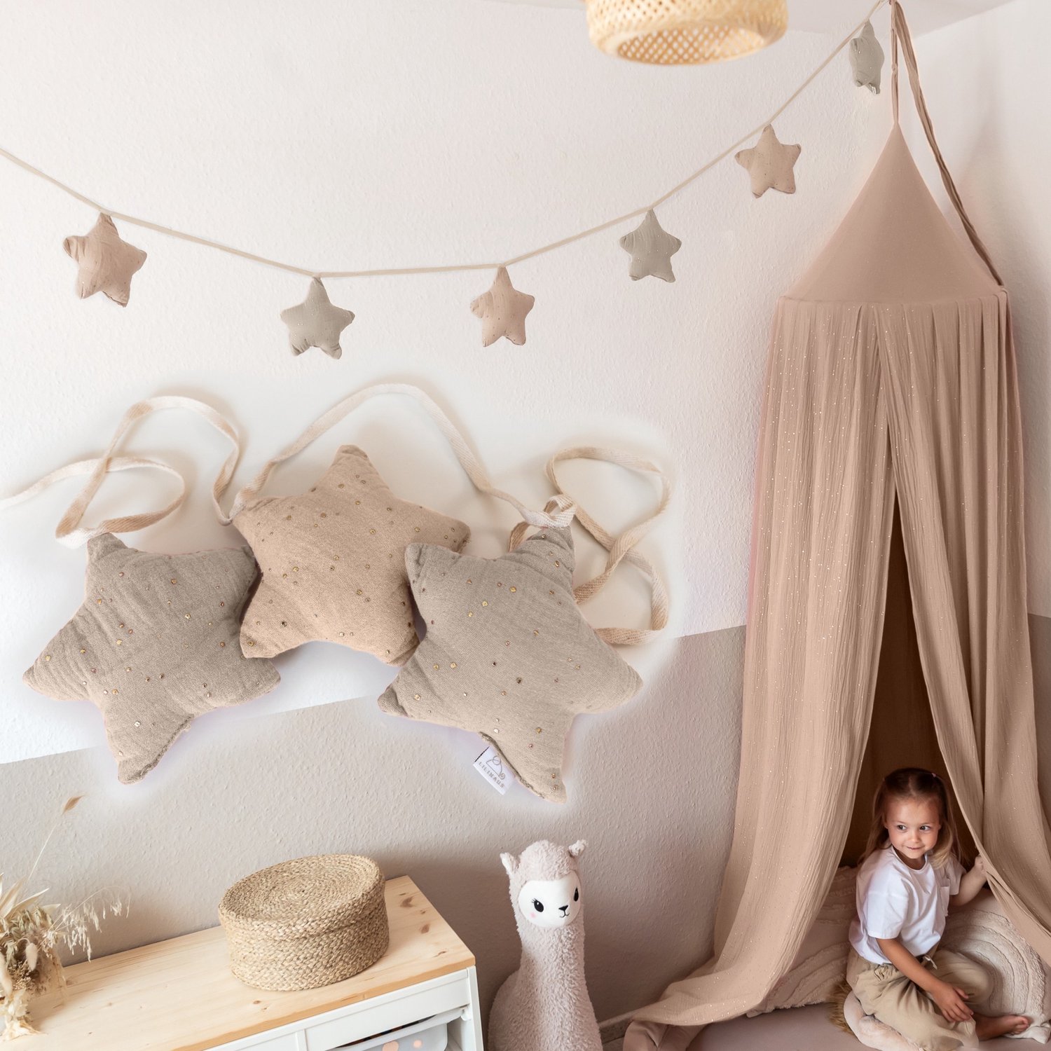 LILIMAUS Sterren slinger kinderkamer met gouden details - stoffen slinger van mousseline katoen - 300 cm - lichtbeige en zachtroze