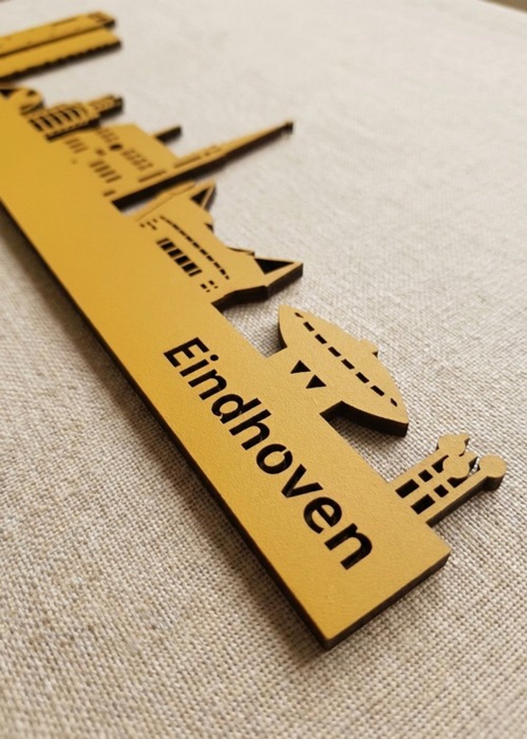 Houten Skyline Eindhoven | Wanddecoratie voor aan de muur | Geel MDF | 100 x 20 cm