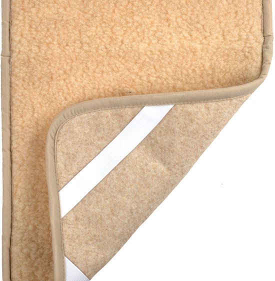 Onderkant van de beige wollen onderlegger, met elastische banden voor bevestiging.
