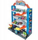 Hot Wheels Stunt Garage speelgoed vol met diverse auto's op vier verdiepingen.