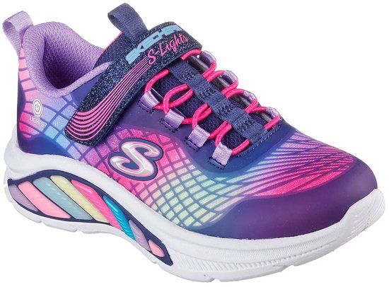 Navy sneaker met paarse, roze en turquoise glinsterende lijnen, regenboogaccenten op de zool en 'S-Lights' logo.