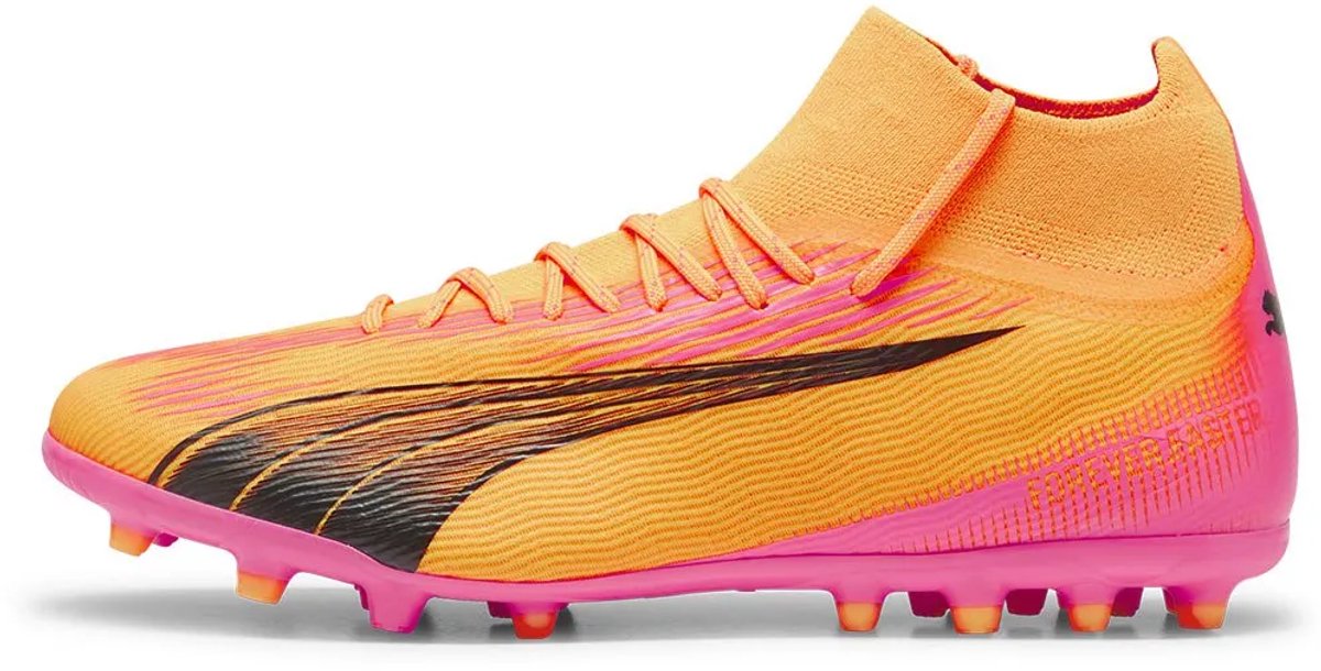 Puma Ultra Pro Mg voetbalschoenen in oranje met roze accenten, lichtgewicht mesh en GripControl-huid voor optimale stabili...