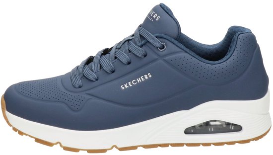Basket Skechers bleue avec semelle blanche et unité d'air visible.